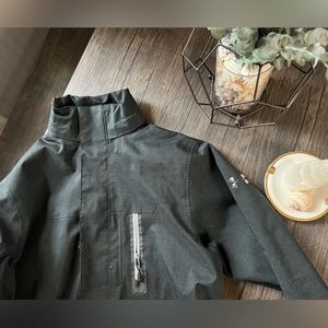Under Armour Windbreaker/Rain Jacket size S